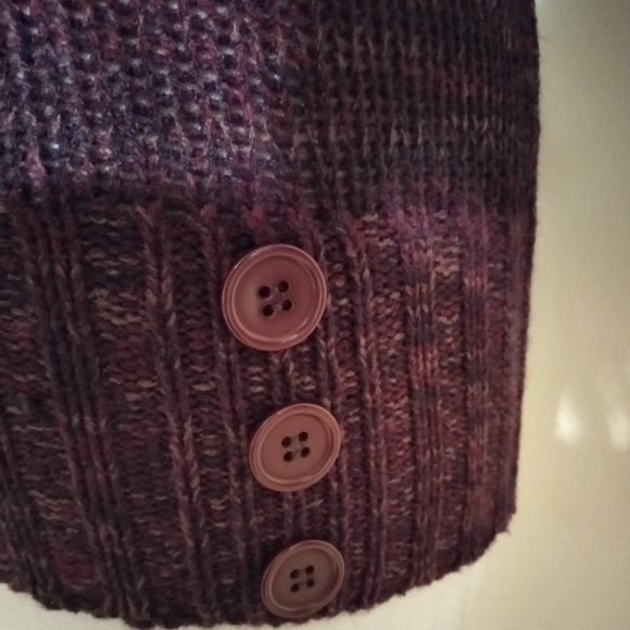 Sweater - Picture 3 of 4